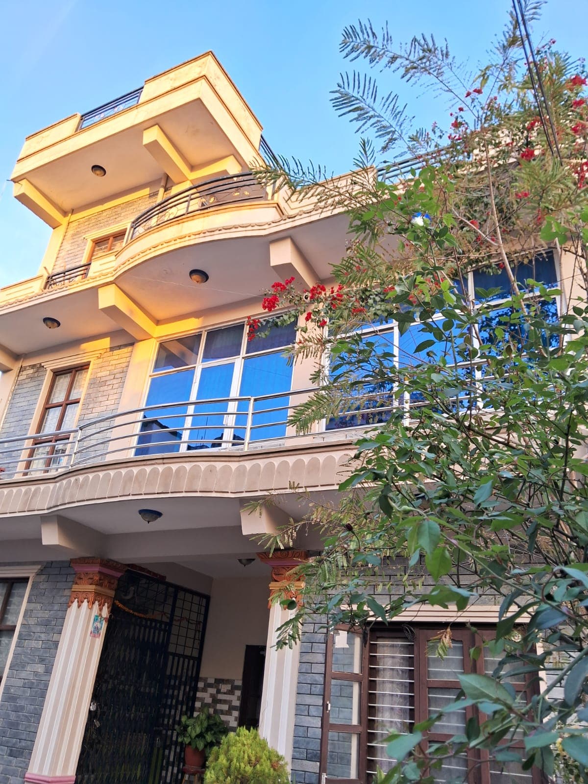 House for sale in Kaukhola